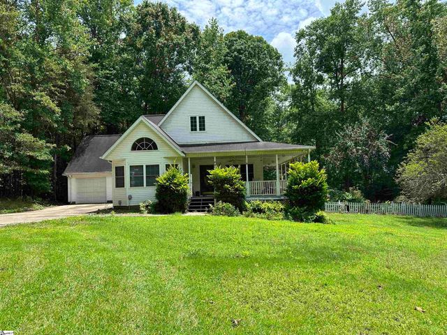 693 Grandwood Boulevard, Gray Court, SC 29645
