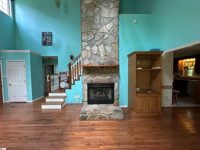 693 Grandwood Boulevard, Gray Court, SC 29645