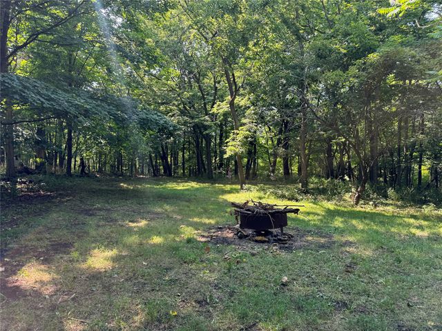 150 Ash Creek Court, Springtown, TX 76082