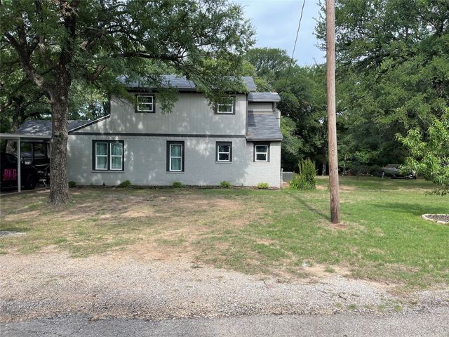 150 Ash Creek Court, Springtown, TX 76082