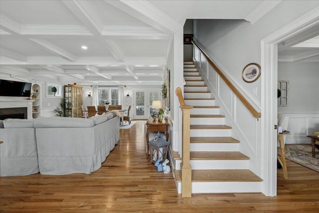 5 Whiting Farm Drive, Amherst, NH 03031