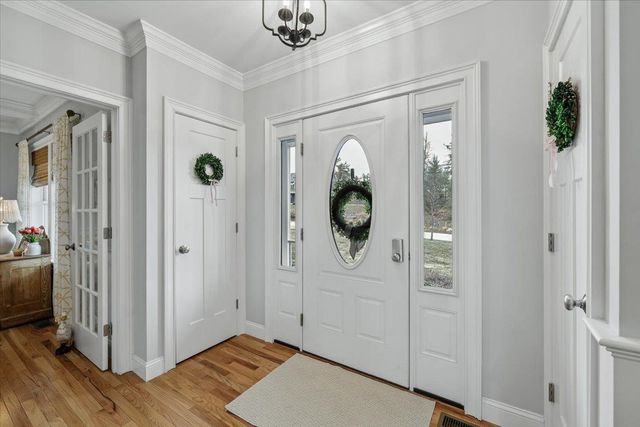 5 Whiting Farm Drive, Amherst, NH 03031