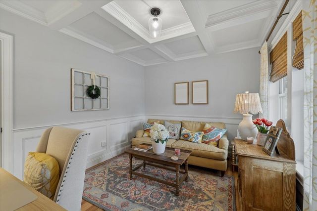 5 Whiting Farm Drive, Amherst, NH 03031