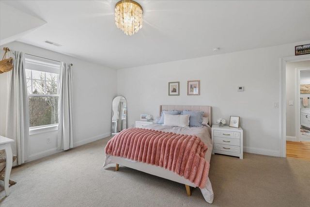 5 Whiting Farm Drive, Amherst, NH 03031