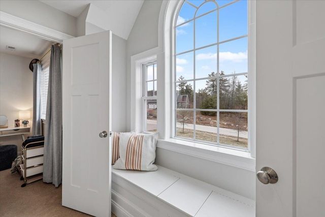 5 Whiting Farm Drive, Amherst, NH 03031