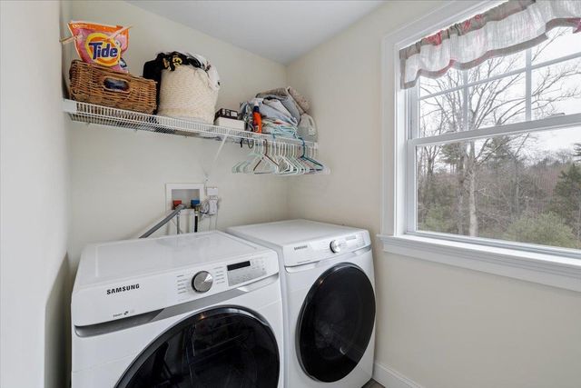 5 Whiting Farm Drive, Amherst, NH 03031