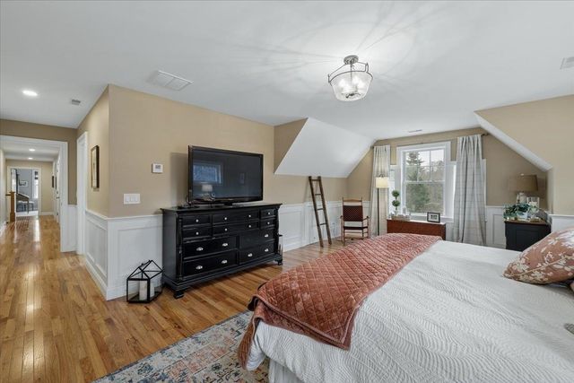 5 Whiting Farm Drive, Amherst, NH 03031