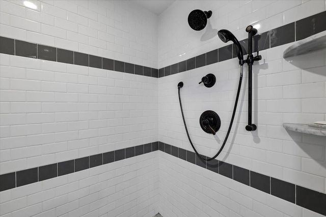 5 Whiting Farm Drive, Amherst, NH 03031