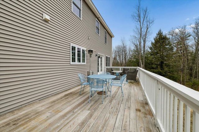 5 Whiting Farm Drive, Amherst, NH 03031