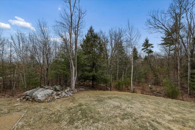 5 Whiting Farm Drive, Amherst, NH 03031