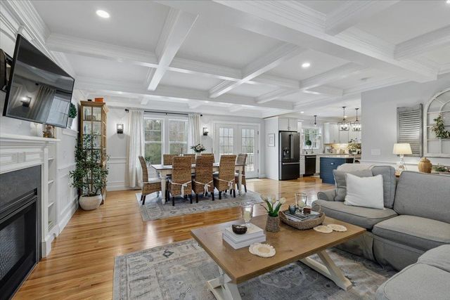 5 Whiting Farm Drive, Amherst, NH 03031