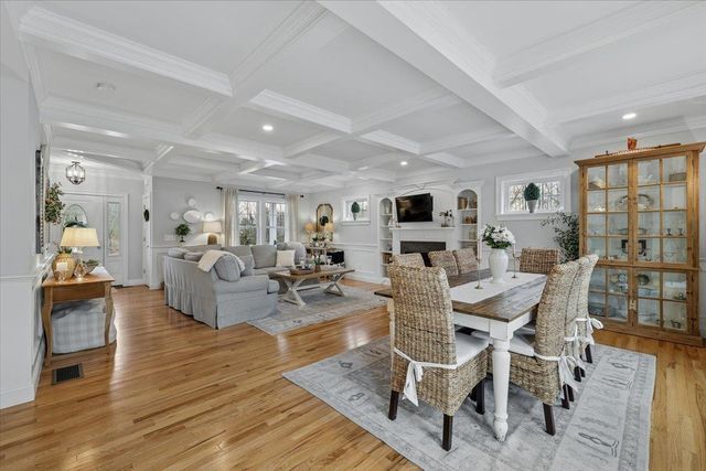 5 Whiting Farm Drive, Amherst, NH 03031