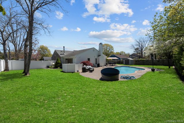 24 Gabon Lane, Coram, NY 11727