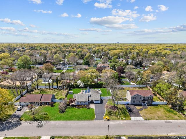 24 Gabon Lane, Coram, NY 11727