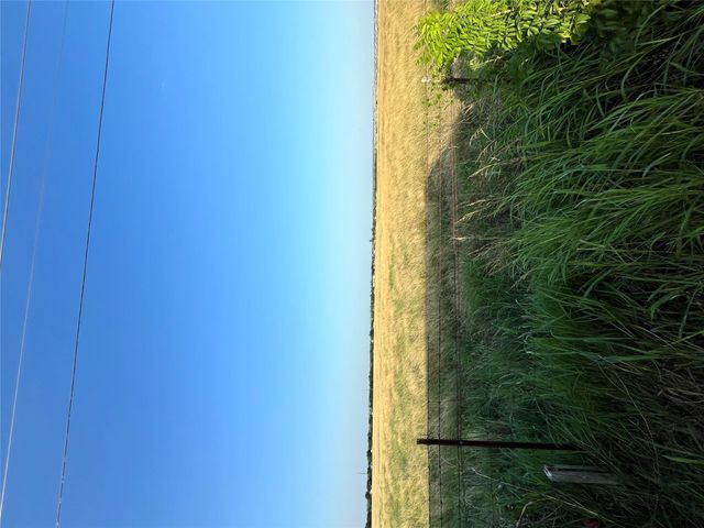 360 Meadow Valley LOOP, Jarrell, TX 76537