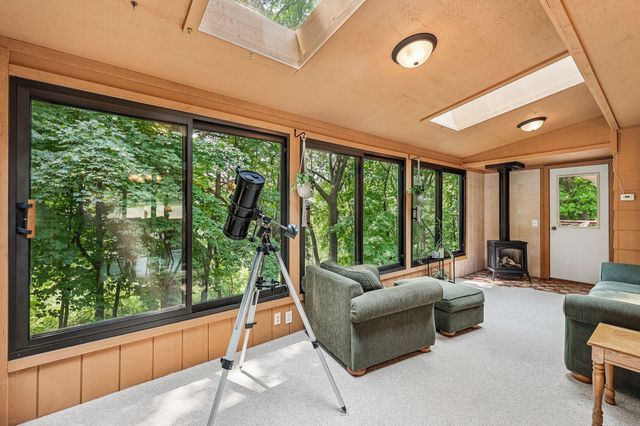 6360 Forest Circle, Chanhassen, MN 55331