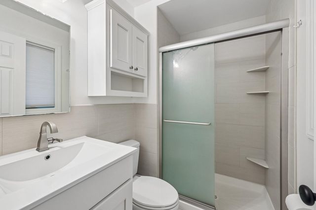 6360 Forest Circle, Chanhassen, MN 55331