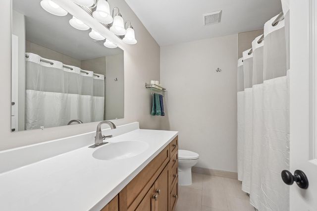 6360 Forest Circle, Chanhassen, MN 55331