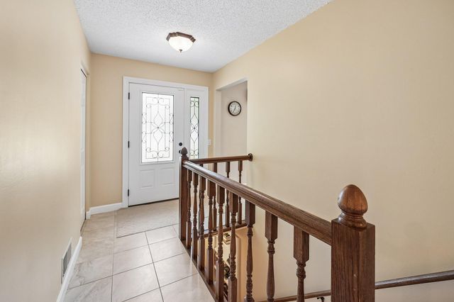 6360 Forest Circle, Chanhassen, MN 55331