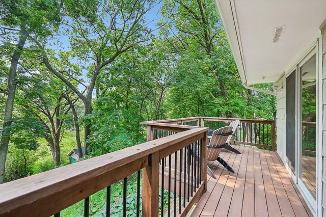 6360 Forest Circle, Chanhassen, MN 55331