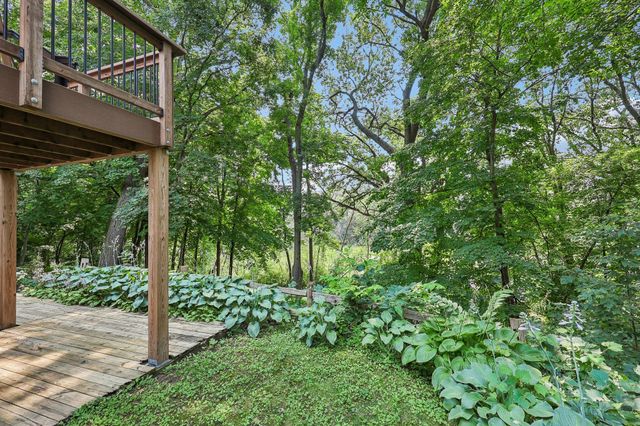 6360 Forest Circle, Chanhassen, MN 55331