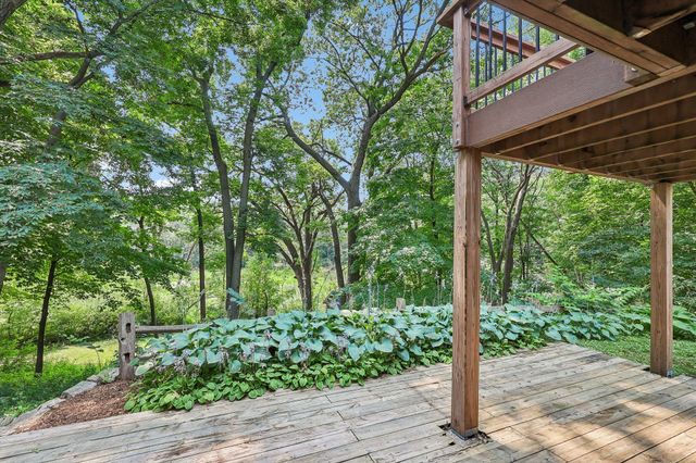 6360 Forest Circle, Chanhassen, MN 55331