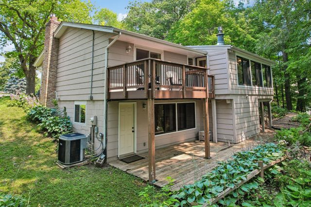 6360 Forest Circle, Chanhassen, MN 55331