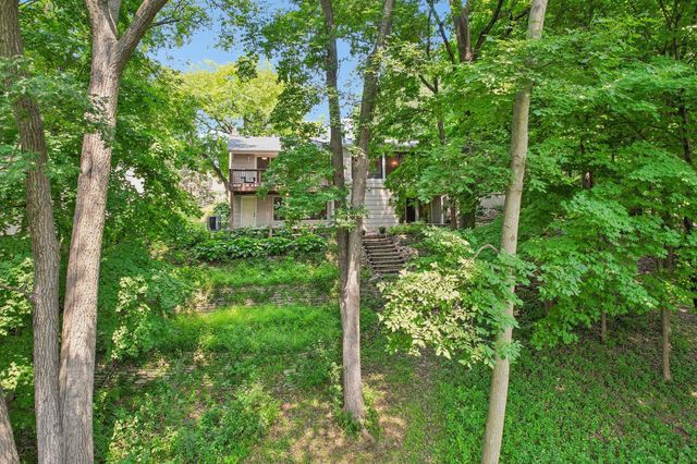 6360 Forest Circle, Chanhassen, MN 55331