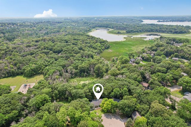 6360 Forest Circle, Chanhassen, MN 55331