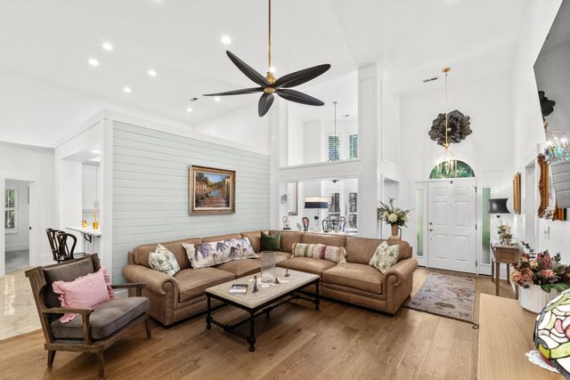 15 Cherbourg Pl, Pawleys Island, SC 29585