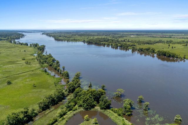 15 Cherbourg Pl, Pawleys Island, SC 29585