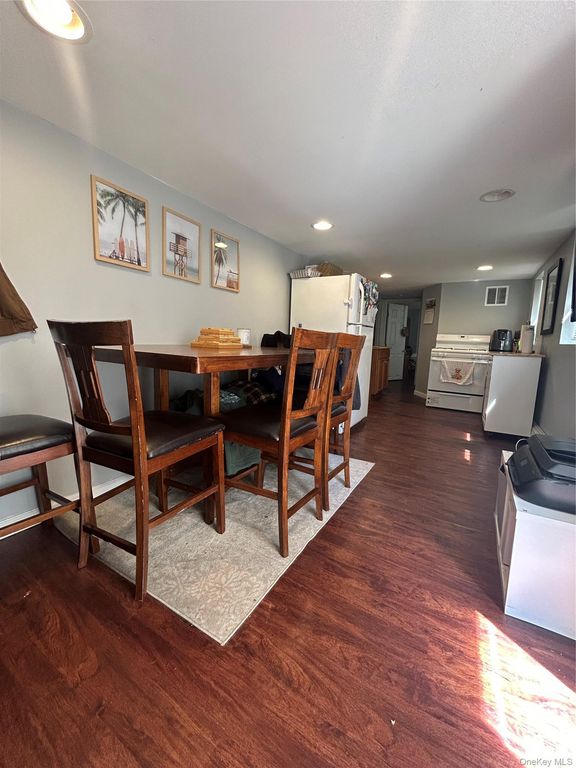 70 Oswego Avenue Walk in unit, Long Beach, NY 11561