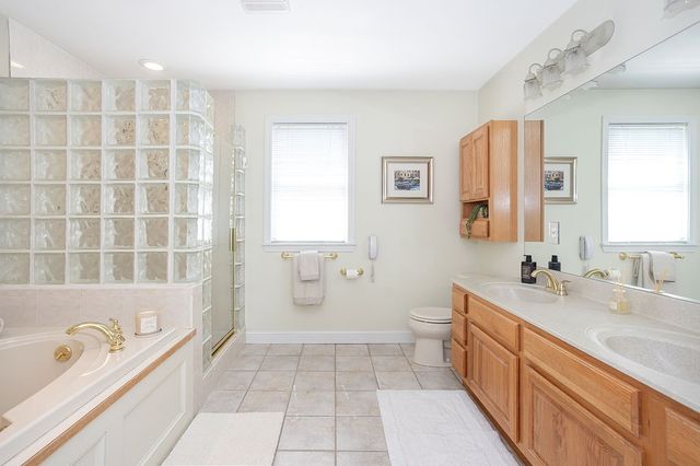 326 Windstone Drive, Portsmouth, RI 02871