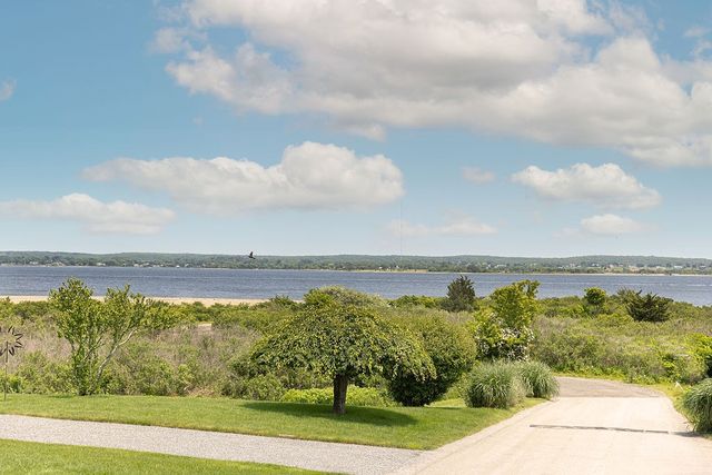 326 Windstone Drive, Portsmouth, RI 02871