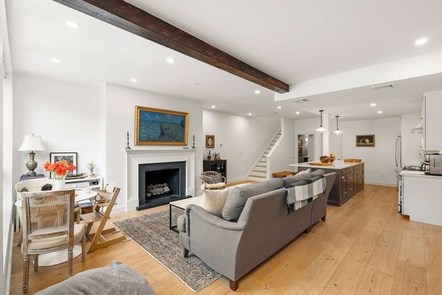 236 W Newton St 1, Boston, MA 02116