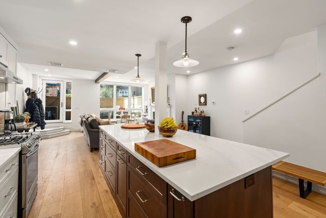 236 W Newton St 1, Boston, MA 02116