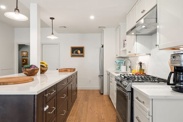 236 W Newton St 1, Boston, MA 02116