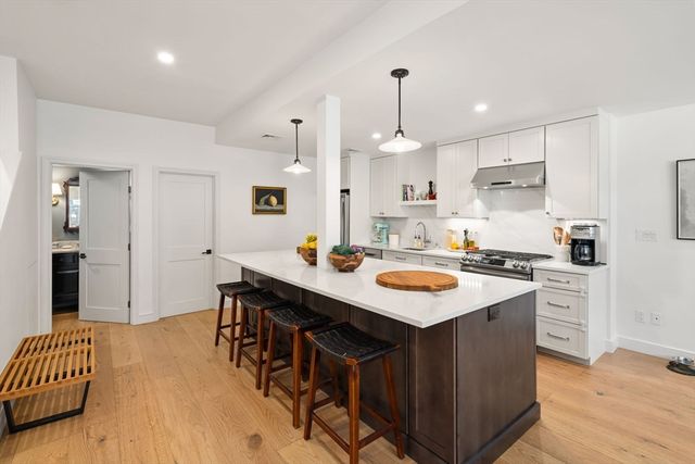 236 W Newton St 1, Boston, MA 02116