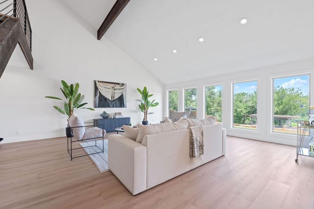 1325 Likeness RD, Spicewood, TX 78669