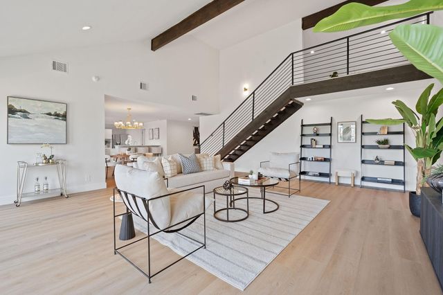 1325 Likeness RD, Spicewood, TX 78669