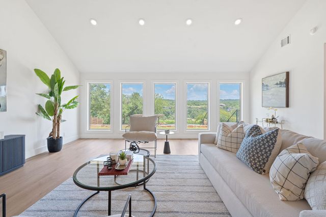 1325 Likeness RD, Spicewood, TX 78669