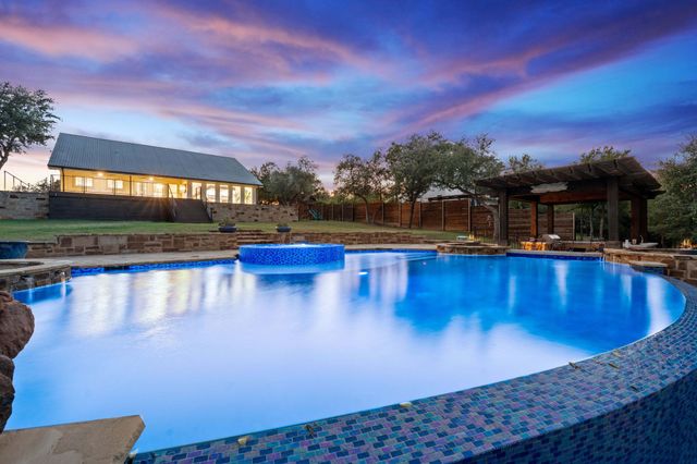 1325 Likeness RD, Spicewood, TX 78669