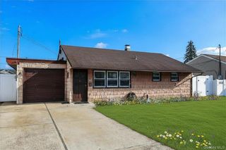 12 E Millpage Drive, Bethpage, NY 11714