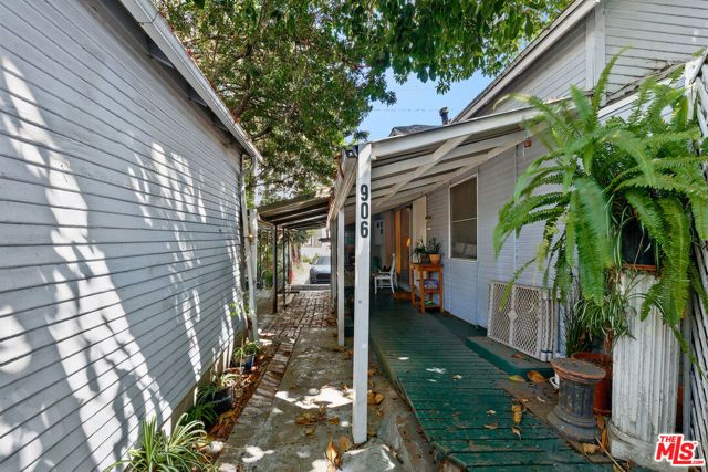 906 Manzanita Street, Los Angeles, CA 90029
