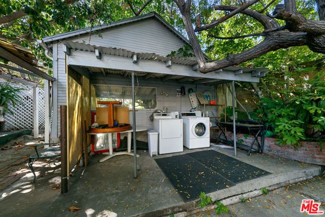 906 Manzanita Street, Los Angeles, CA 90029