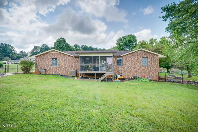 721 South Sherbrooke Circle, Mount Carmel, TN 37645