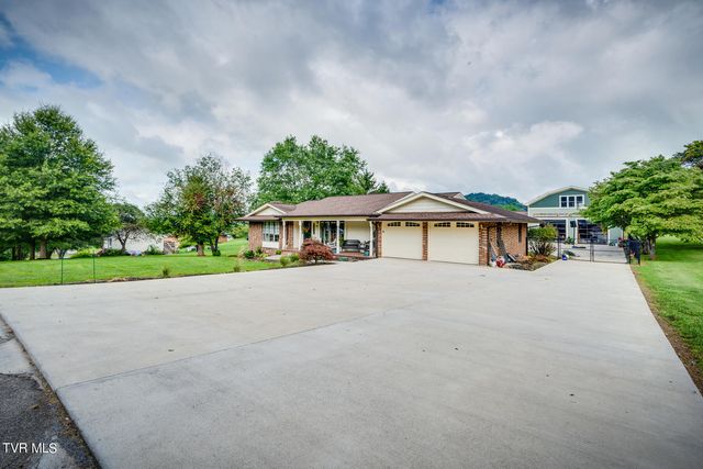 721 South Sherbrooke Circle, Mount Carmel, TN 37645