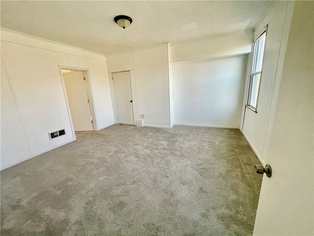 1104 Brabec St, Troy Hill, PA 15212