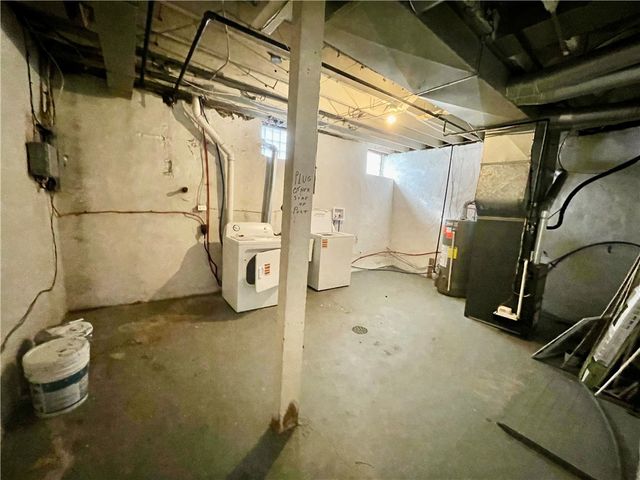 1104 Brabec St, Troy Hill, PA 15212