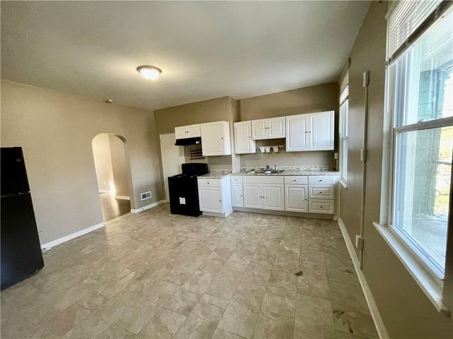 1104 Brabec St, Troy Hill, PA 15212